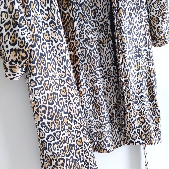 🌿VICTORIA'S SECRET ROBE🌿 - Picture 8 of 10